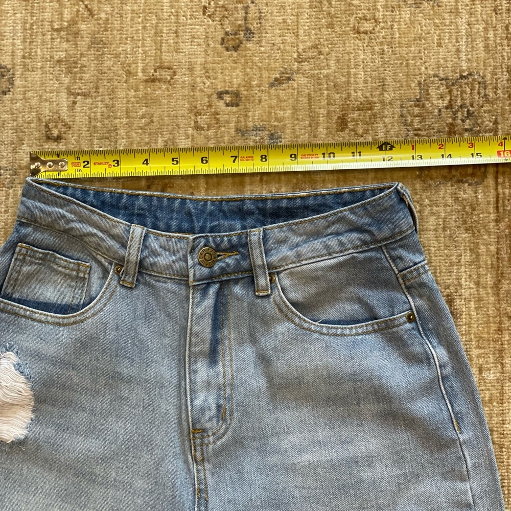 XS Fun distressed high waisted jeans.  Wide leg tapered. - Picture 10 of 13